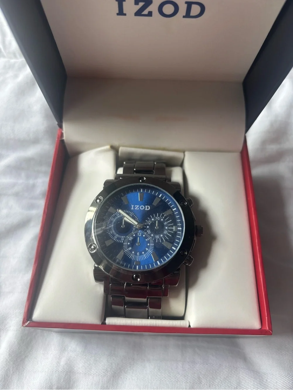 NWOT.          IZOD Men’s Quartz chronograph/Stainless Steel Watch – Blue Dial.